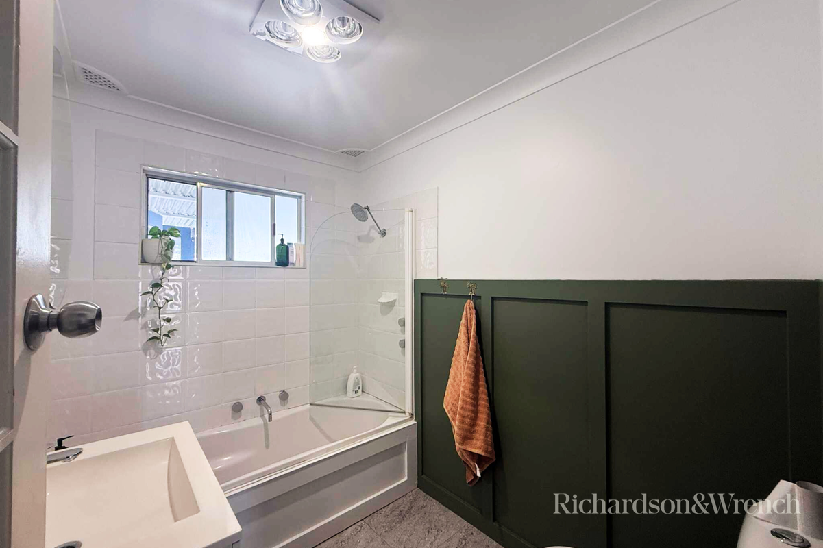 12 Wentworth Avenue South Woy Woy