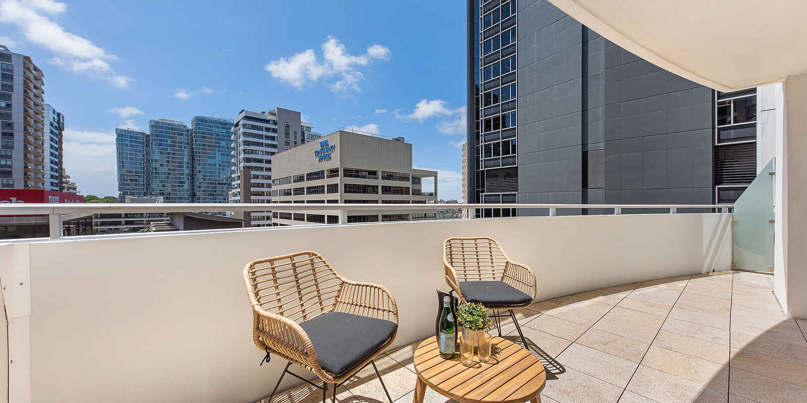 907/79-81 Berry Street North Sydney 907/79-81 Berry Street North Sydney