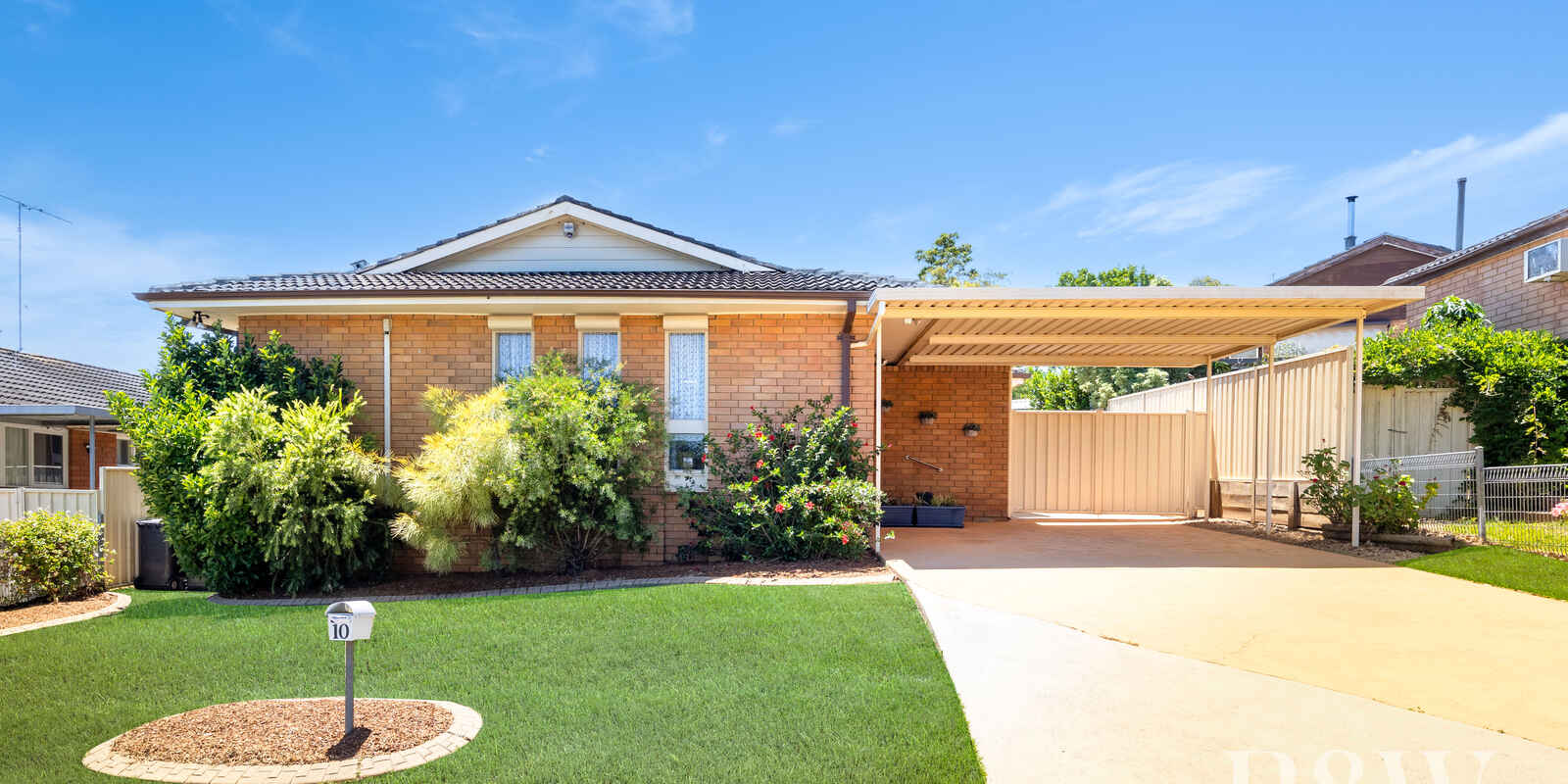 10 DICKENS ROAD Ambarvale