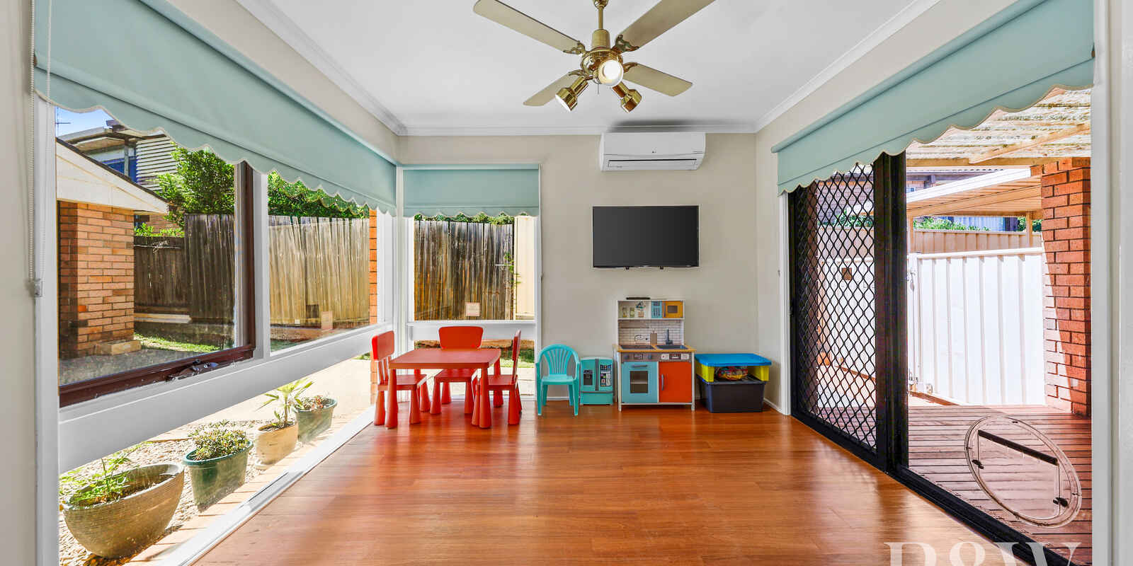 10 DICKENS ROAD Ambarvale