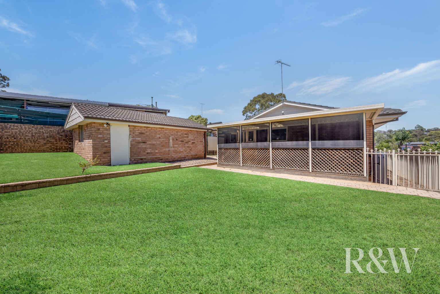 10 DICKENS ROAD Ambarvale