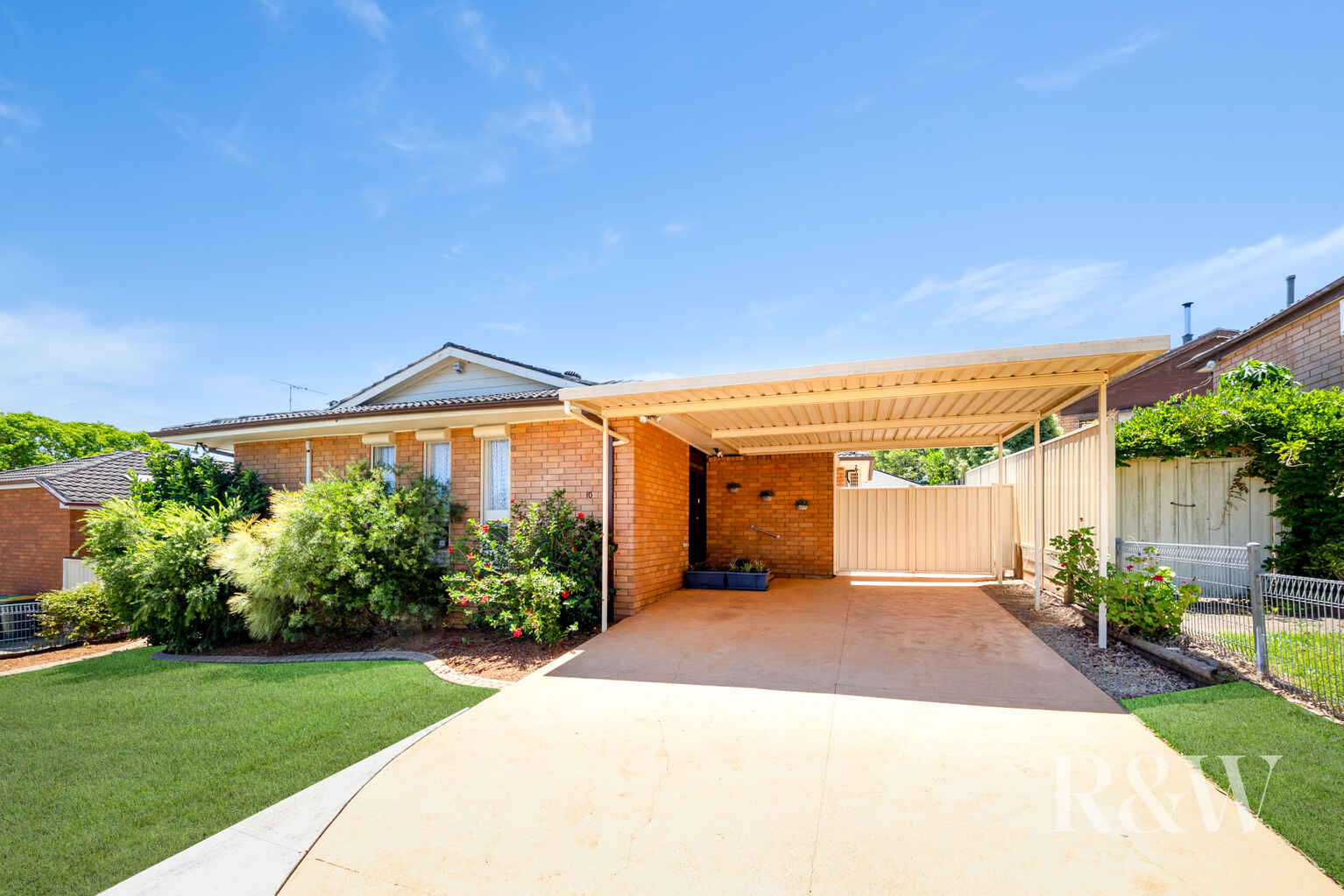 10 DICKENS ROAD Ambarvale