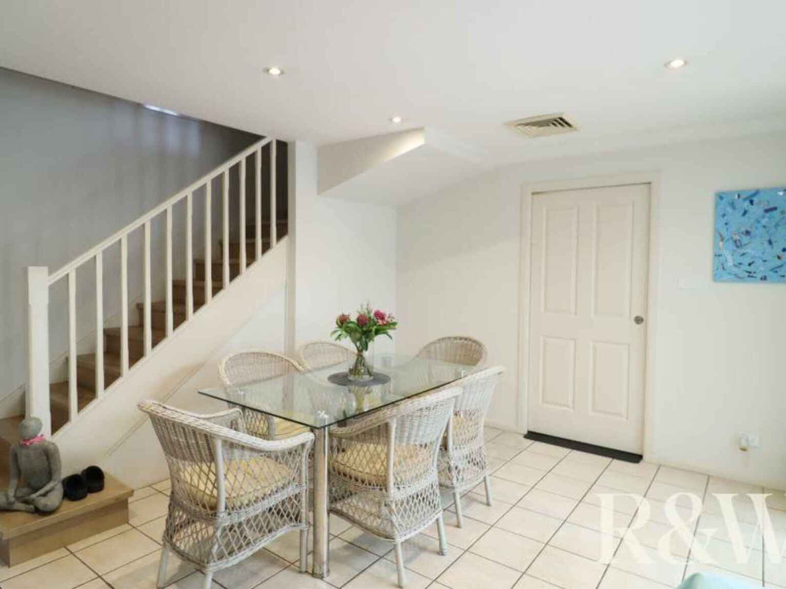 4 Seine Court St Clair