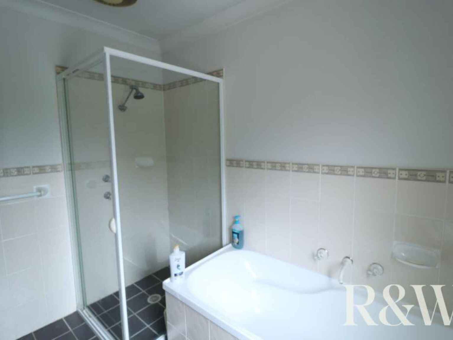 4 Seine Court St Clair