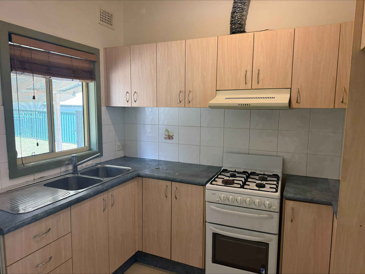 17 Mountview Avenue Doonside 17 Mountview Avenue Doonside