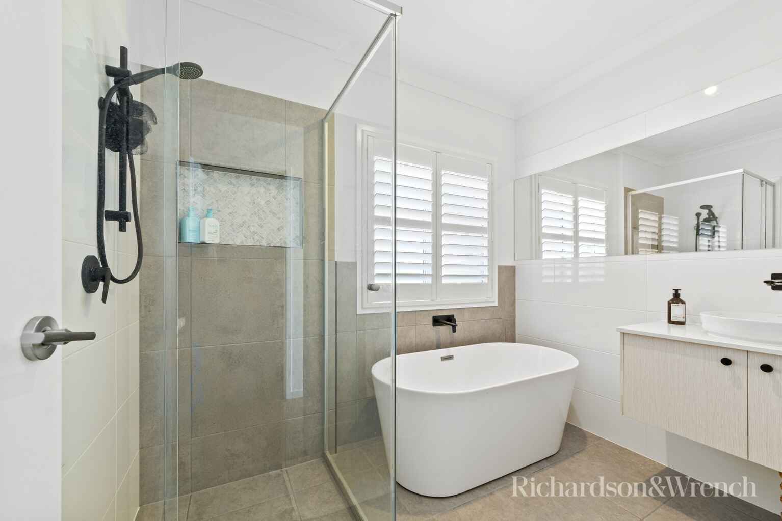 26 Davis Street Booker Bay 26 Davis Street Booker Bay