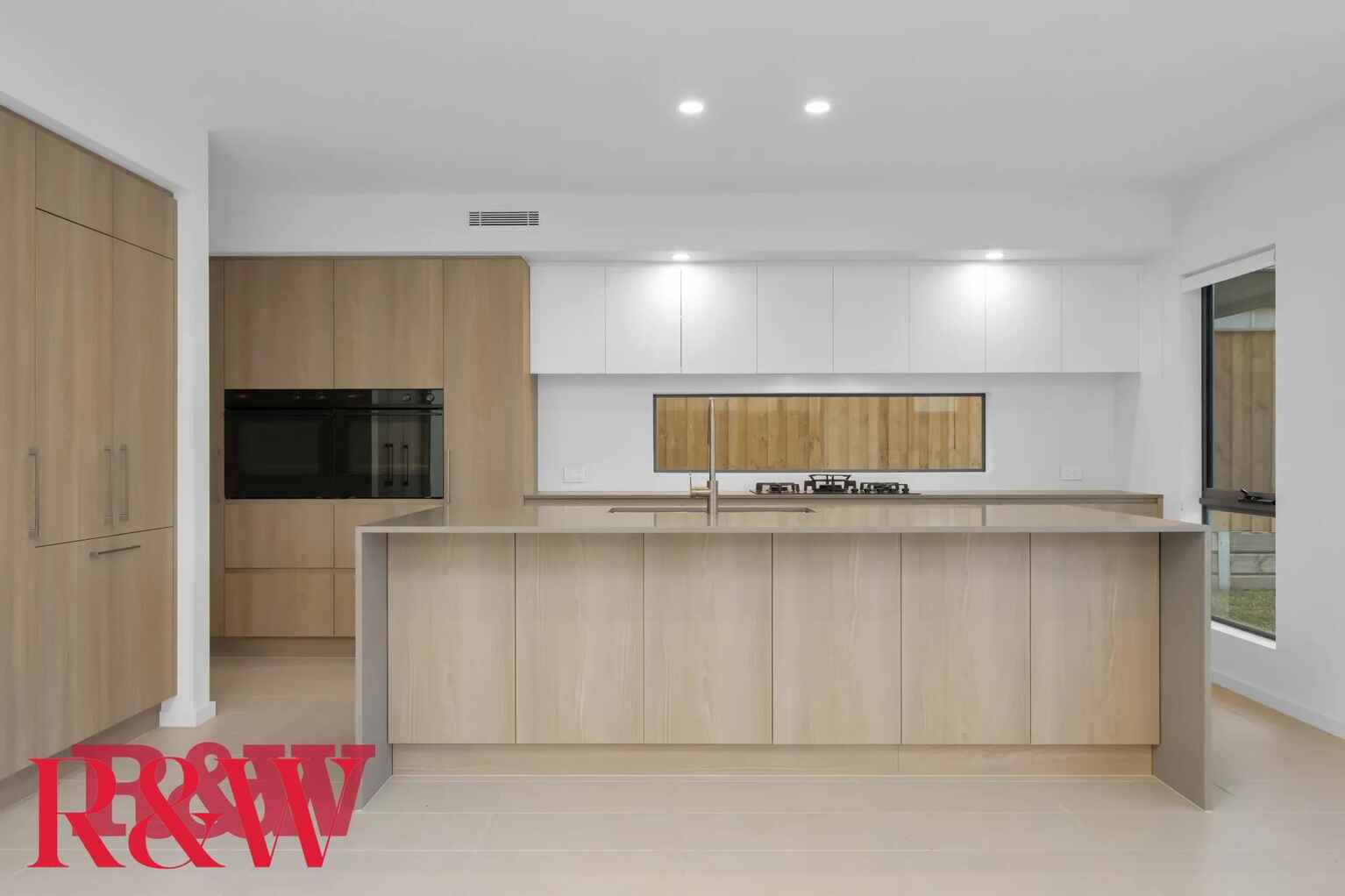 16 Mckinnon Circuit Gledswood Hills