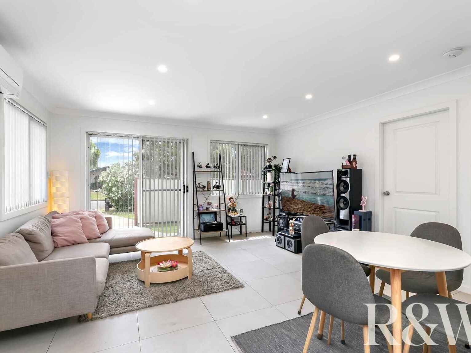 2 & 2A Francis Greenway Avenue St Clair 2 & 2A Francis Greenway Avenue St Clair