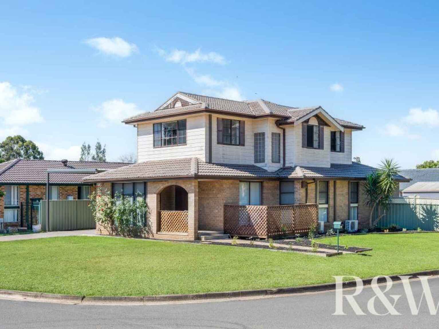 15 Daniel Parade St Clair