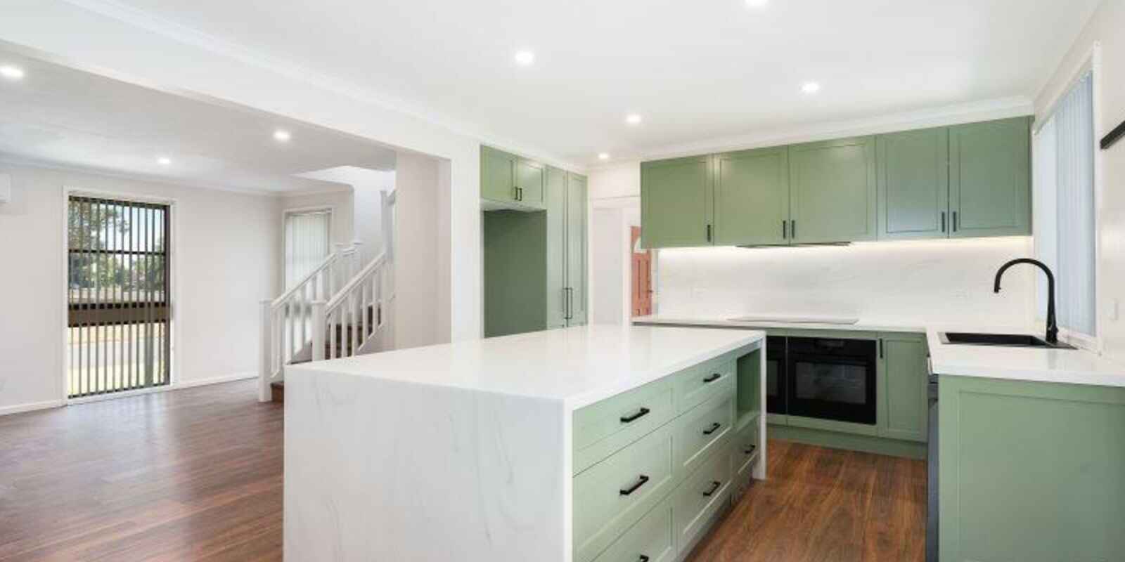 15 Daniel Parade St Clair