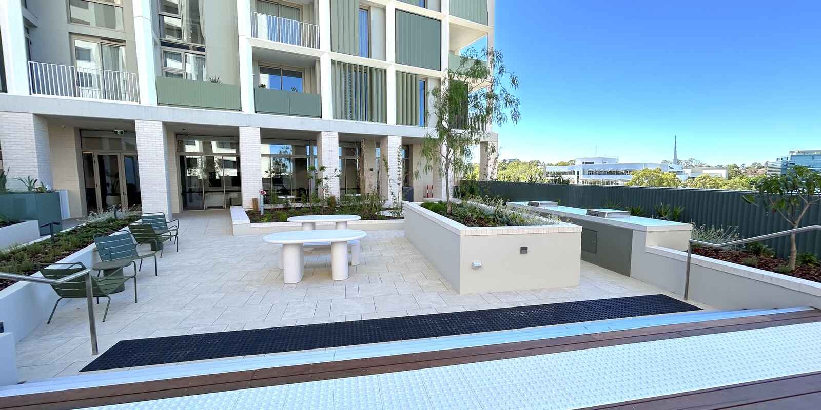 Level 10/1004/40 Solent Circuit Norwest Level 10/1004/40 Solent Circuit Norwest