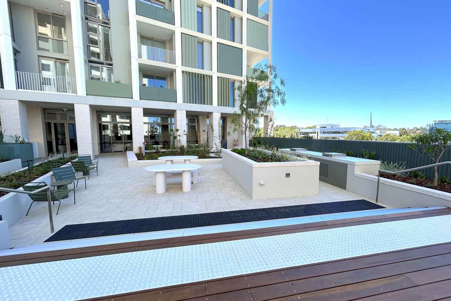 Level 10/1004/40 Solent Circuit Norwest Level 10/1004/40 Solent Circuit Norwest