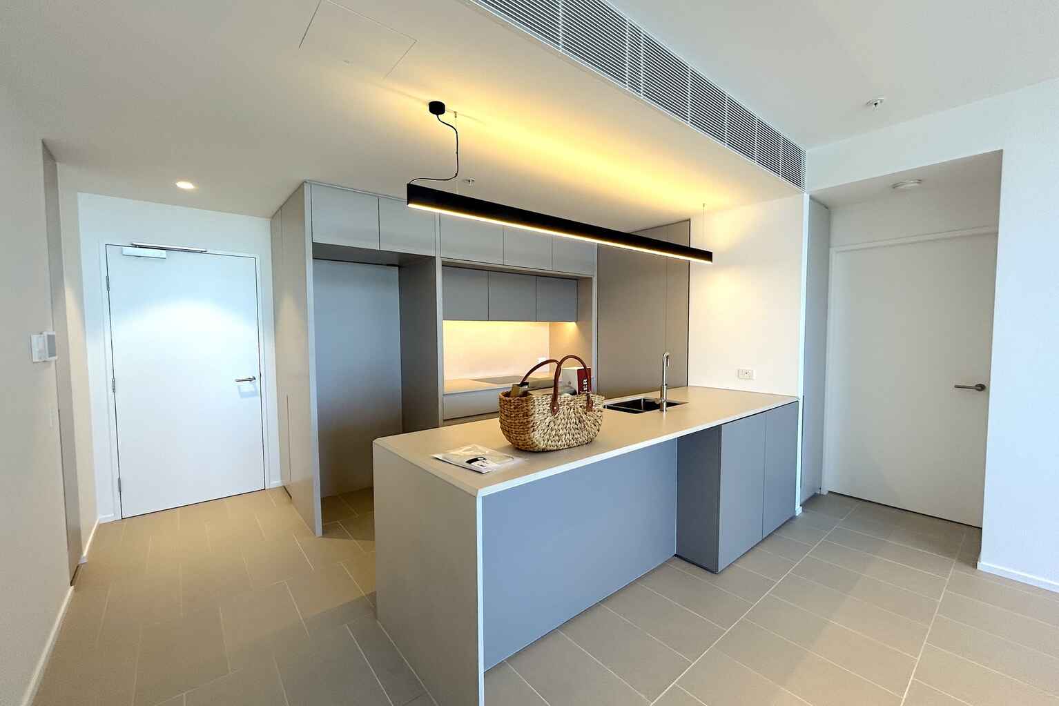 Level 10/1004/40 Solent Circuit Norwest Level 10/1004/40 Solent Circuit Norwest