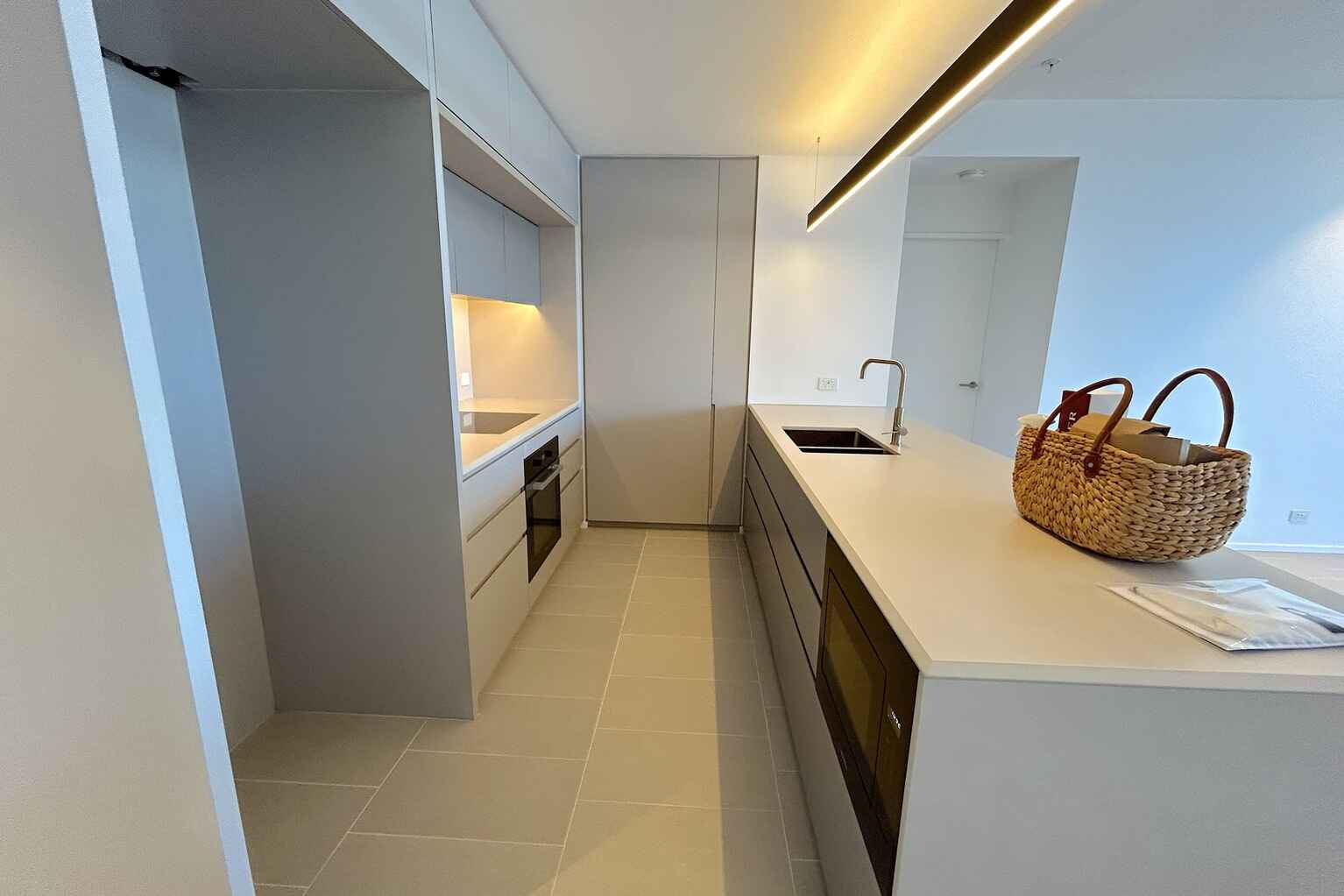 Level 10/1004/40 Solent Circuit Norwest Level 10/1004/40 Solent Circuit Norwest