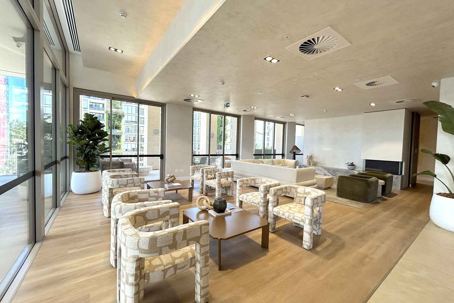 Level 10/1004/40 Solent Circuit Norwest Level 10/1004/40 Solent Circuit Norwest