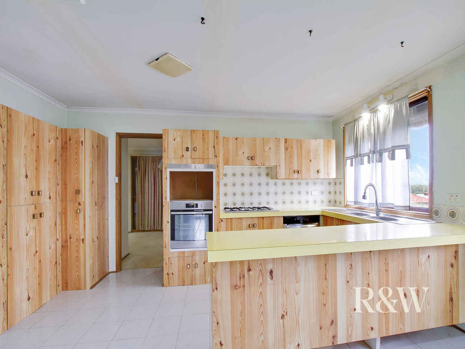 38 Garrick Road St Clair