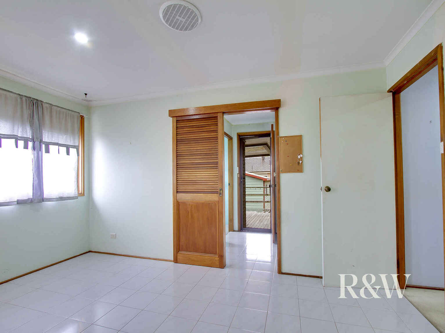 38 Garrick Road St Clair