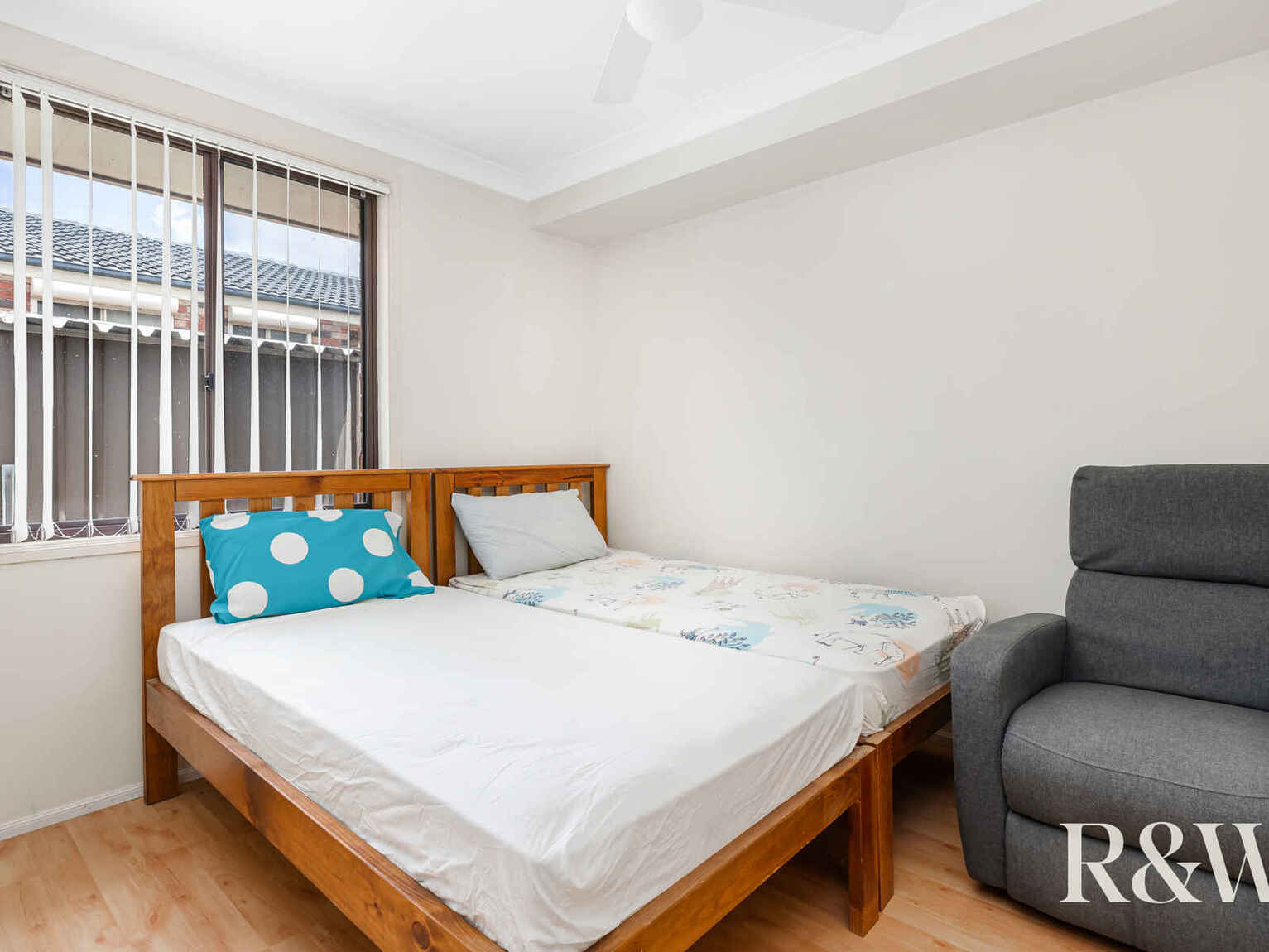 3 Salford Street St Clair