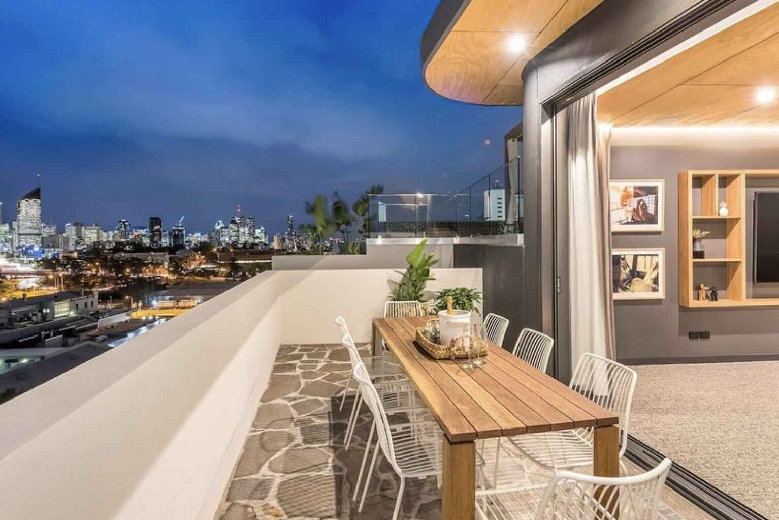 502/18 Hubert Street Woolloongabba 502/18 Hubert Street Woolloongabba