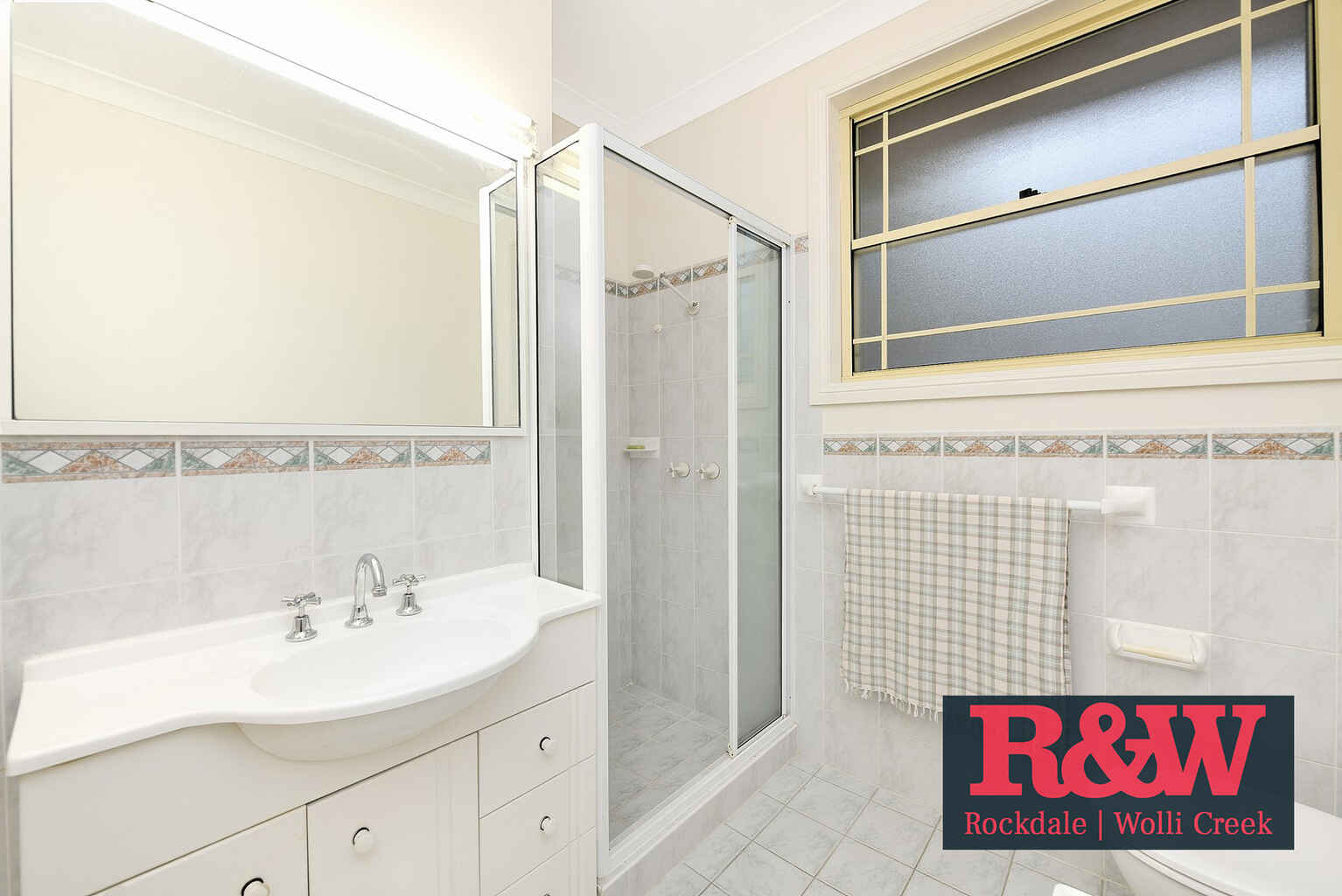 2/17 Gungah Bay Road Oatley