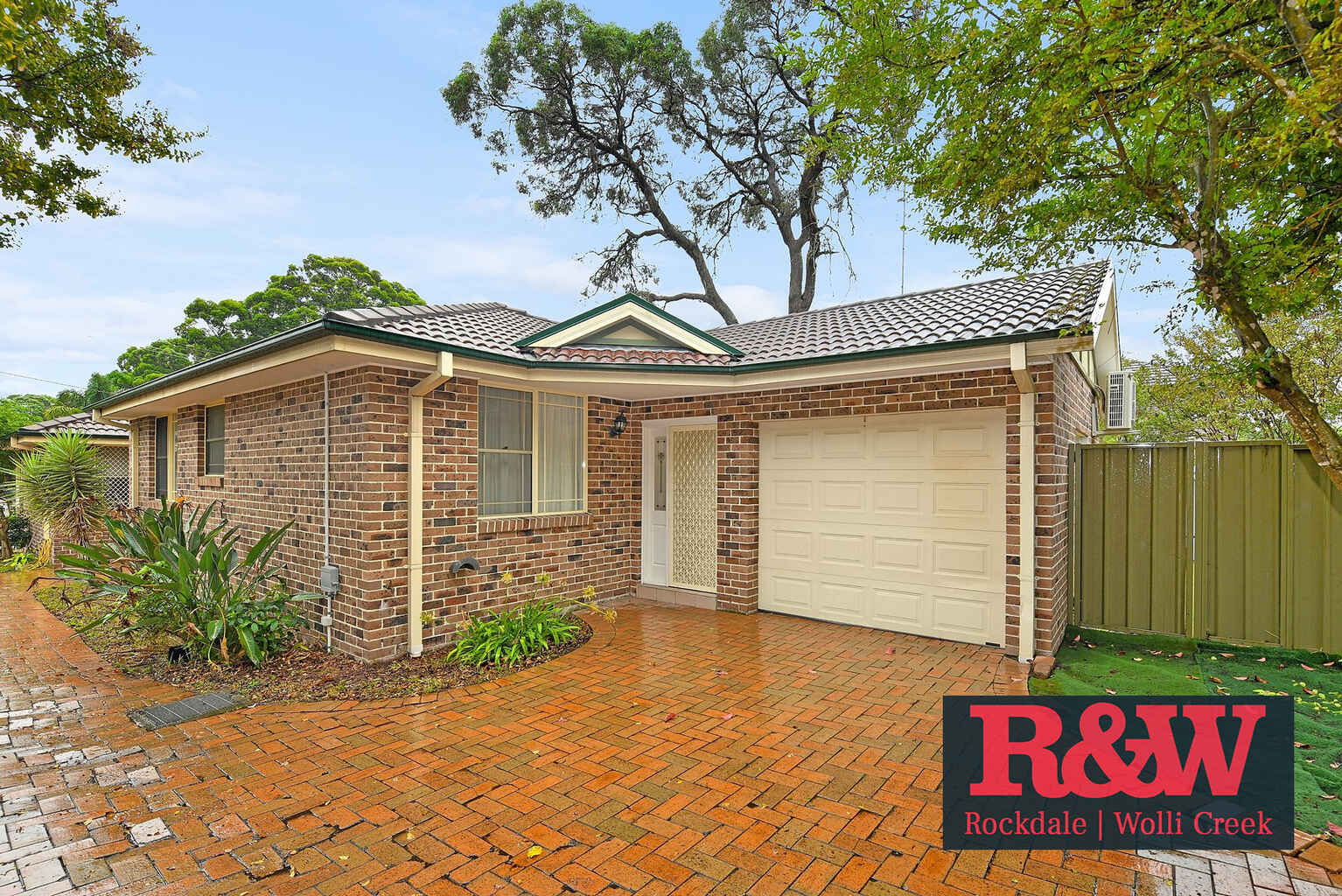 2/17 Gungah Bay Road Oatley