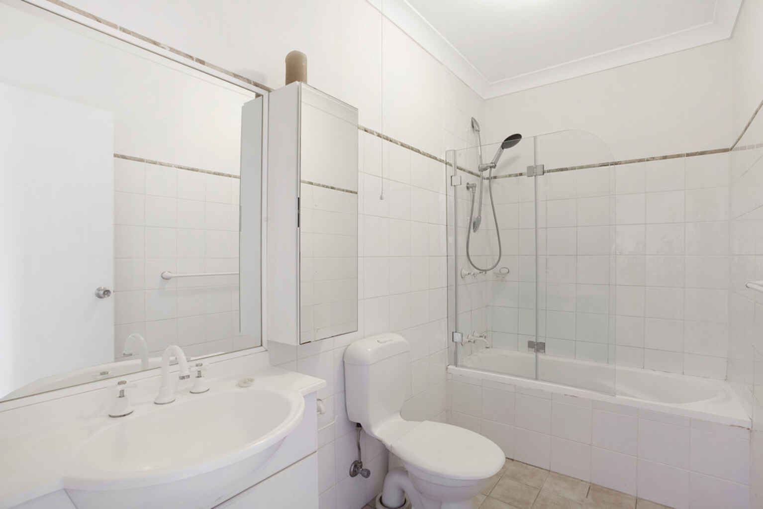 4/64 Wellington Street Waterloo