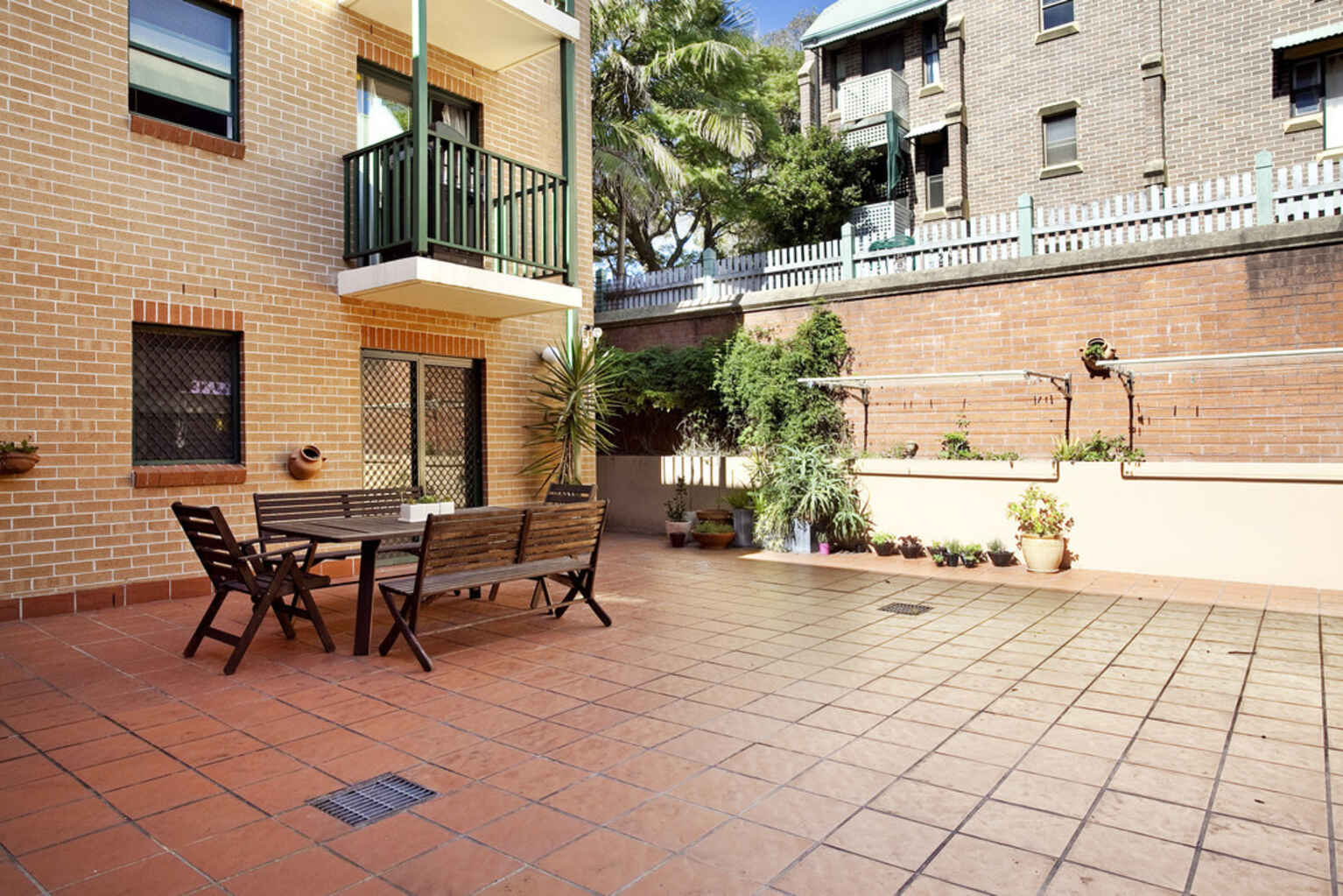 4/64 Wellington Street Waterloo