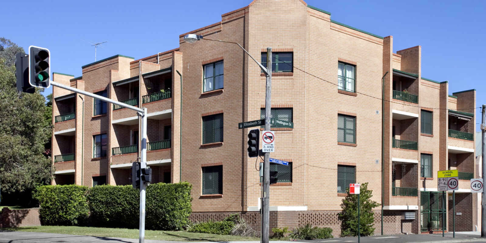 4/64 Wellington Street Waterloo