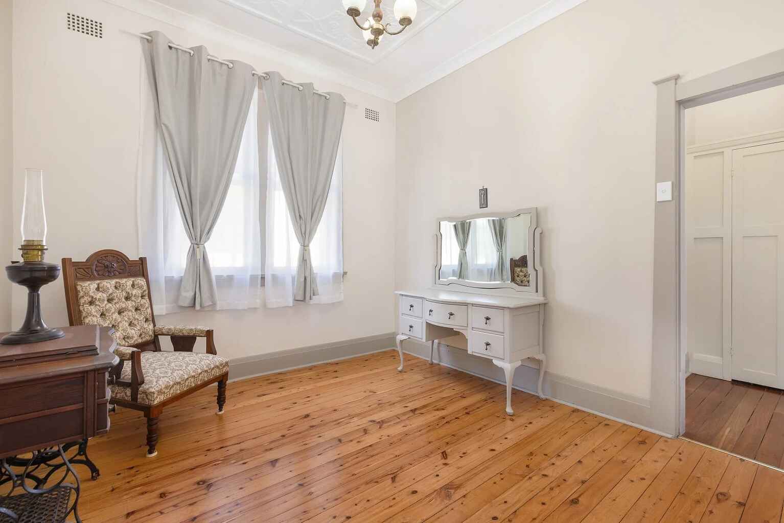 2 Merrenburn Avenue Naremburn