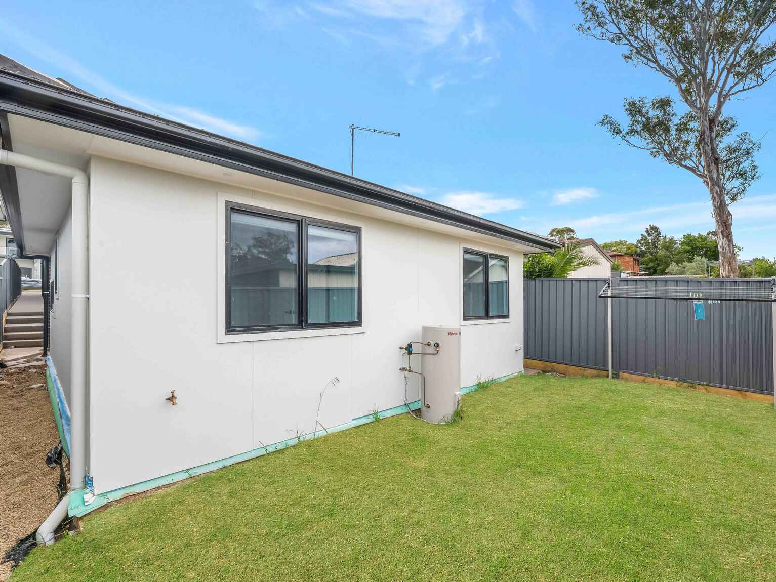 150c Hill Road Lurnea