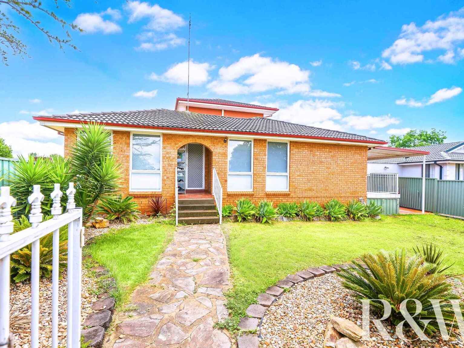 1 & 1A Chrisalex Place St Clair