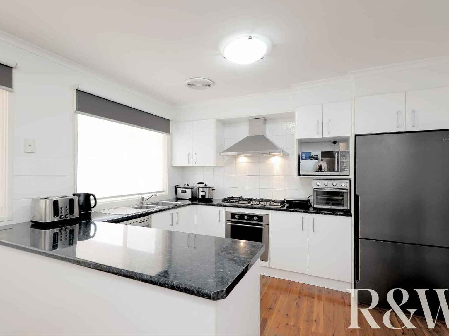 1 & 1A Chrisalex Place St Clair