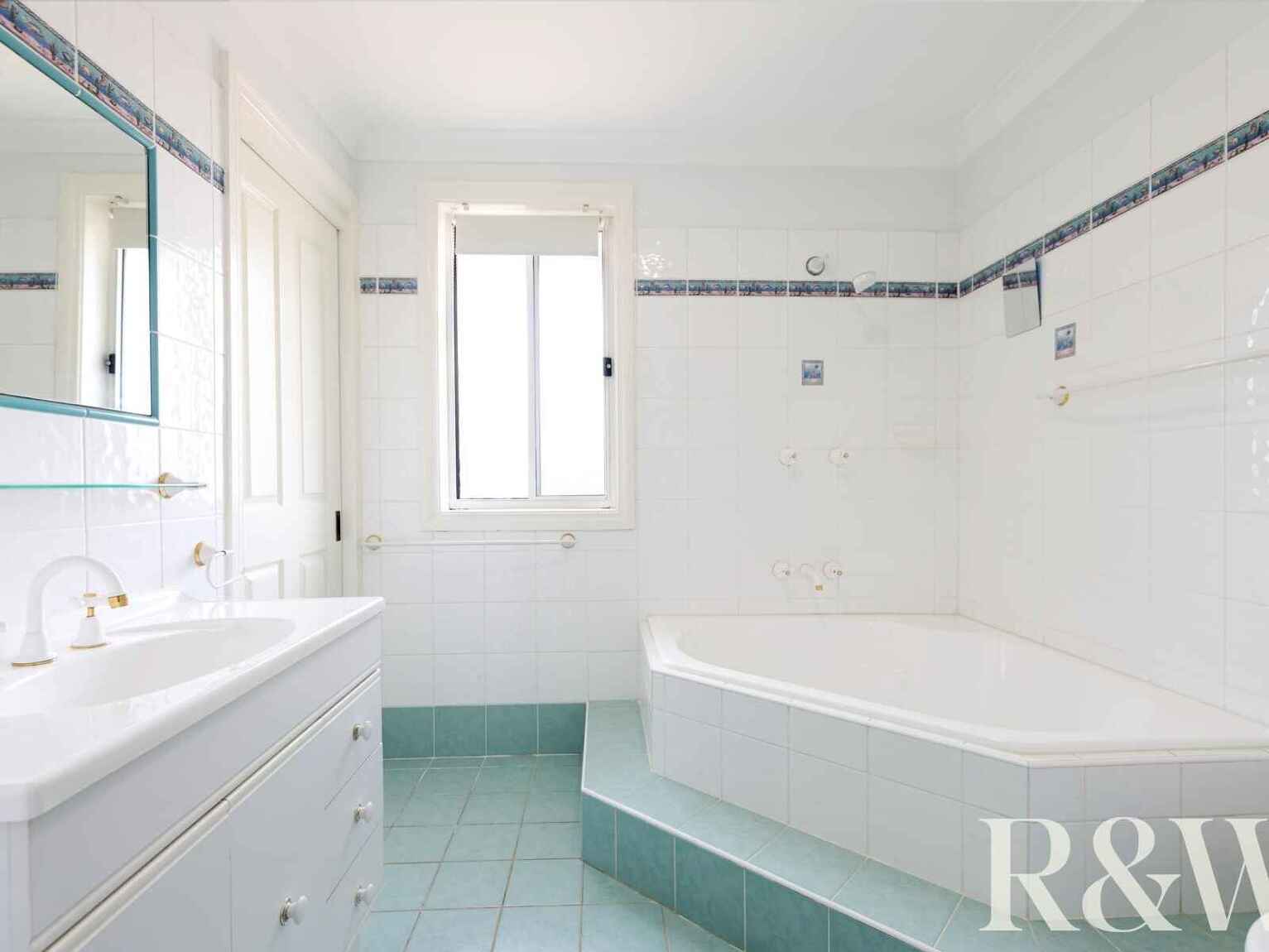 1 & 1A Chrisalex Place St Clair