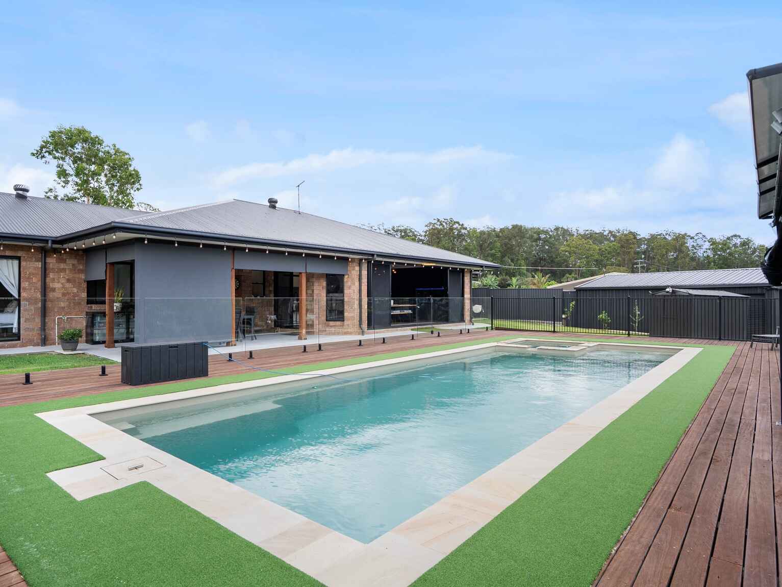 151-157 Alexandra Parade Wamuran