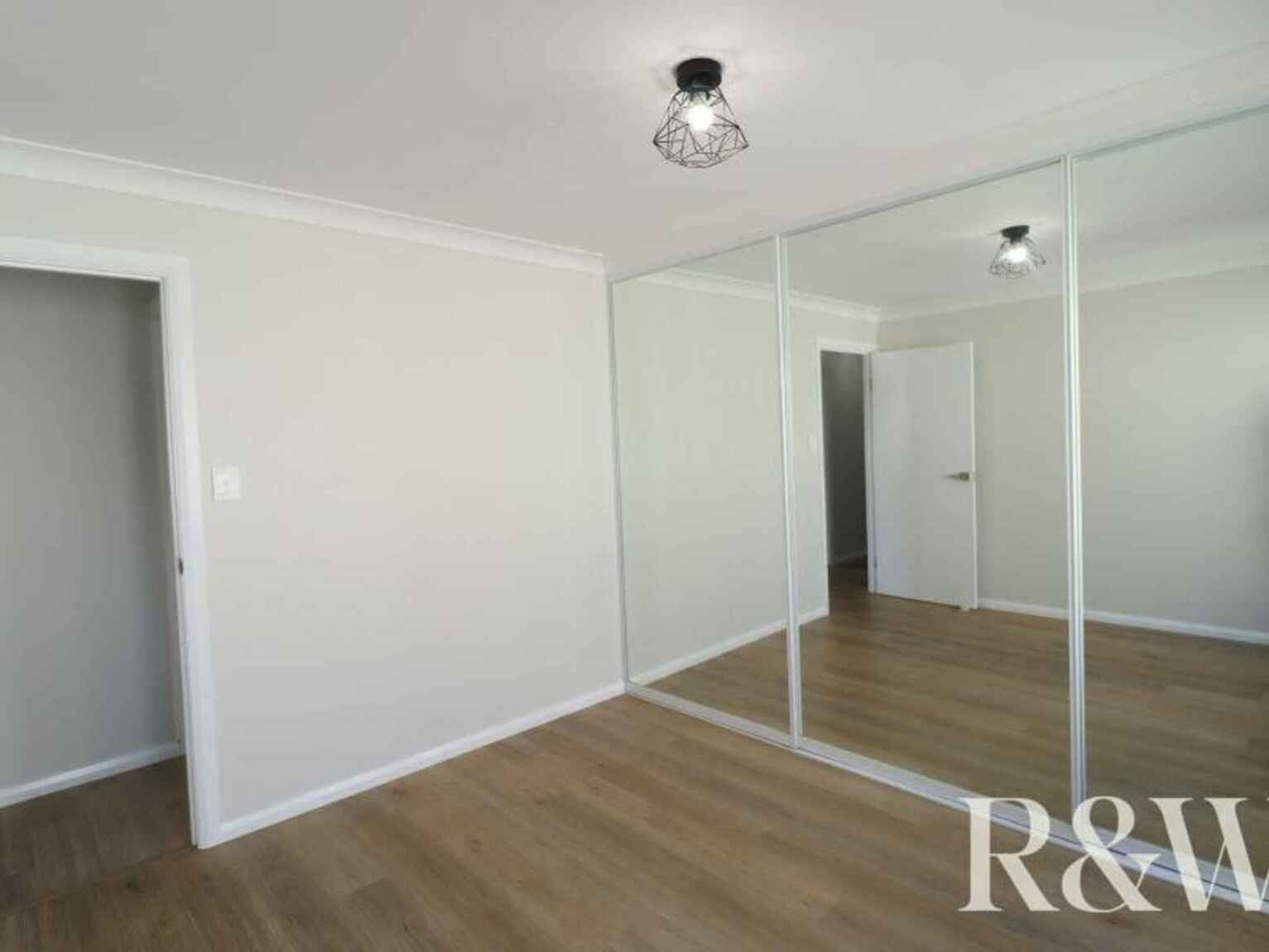 37 Madison Circuit St Clair