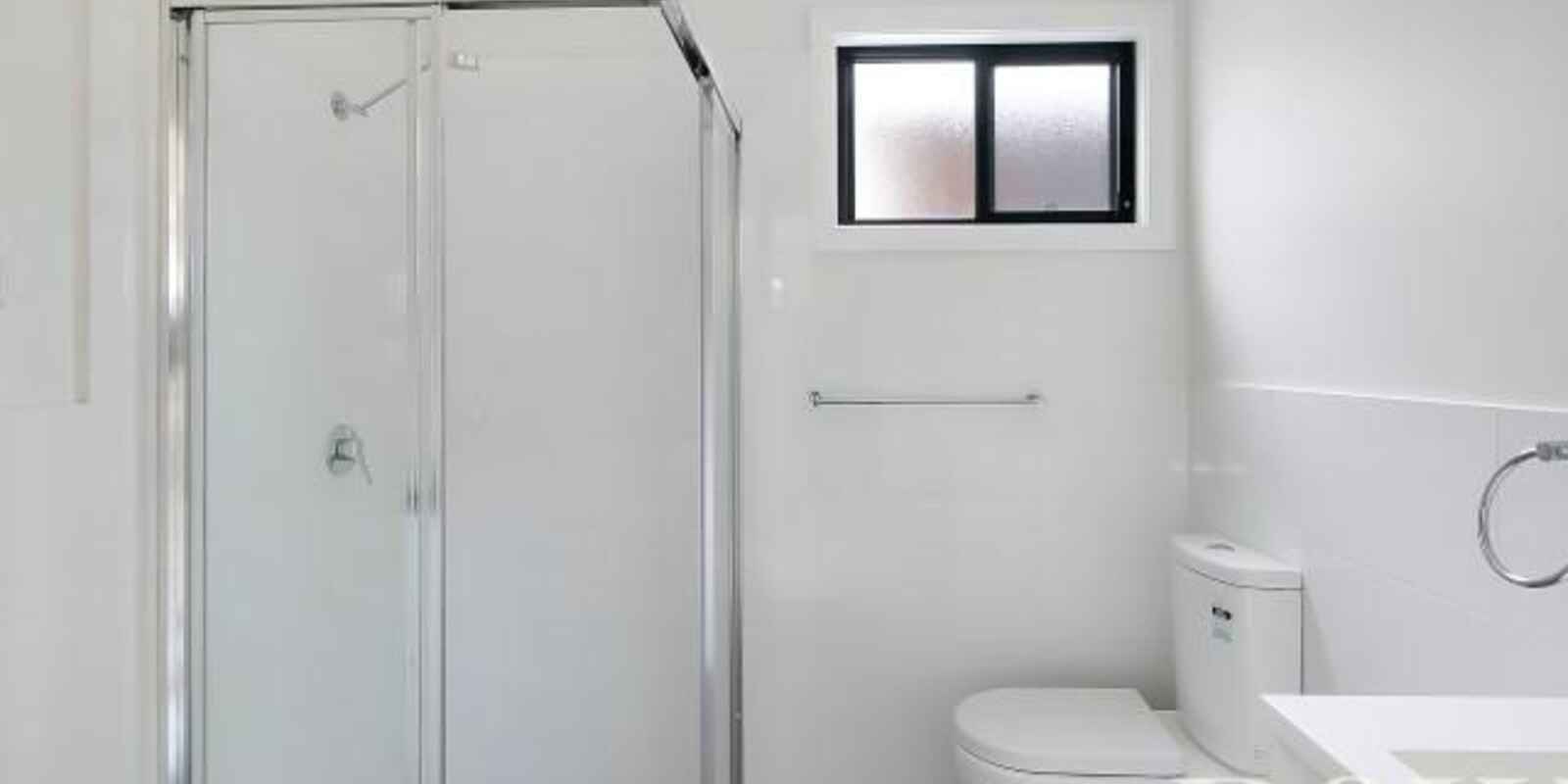 244A Banks Drive St Clair