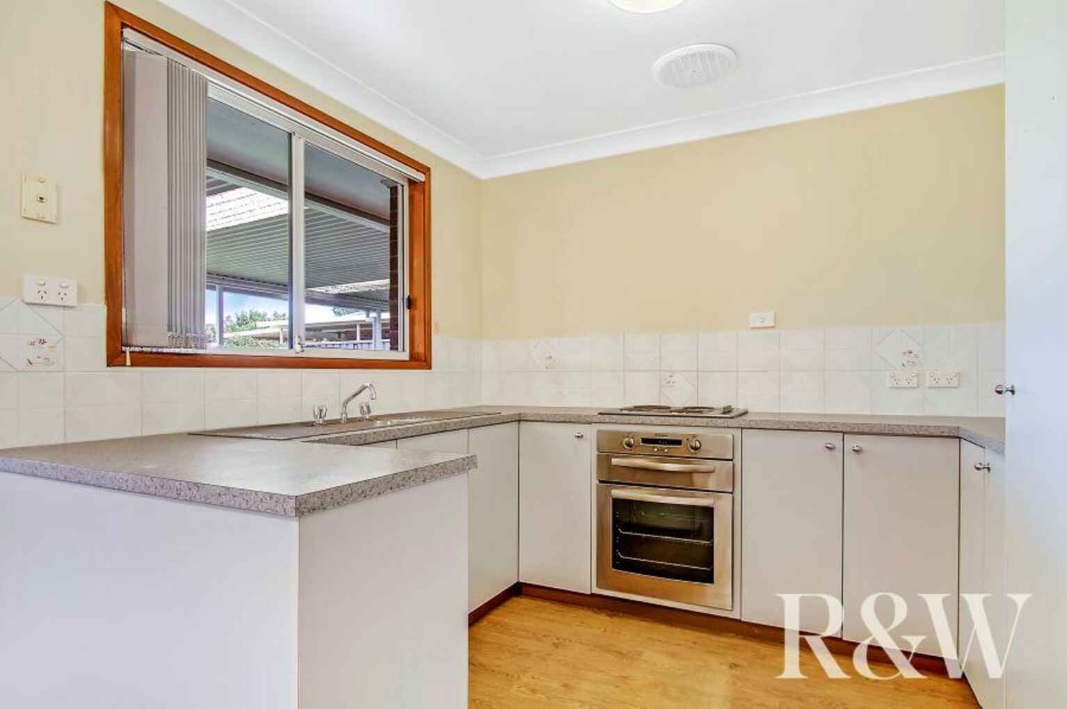 4 Sandalwood Avenue St Clair