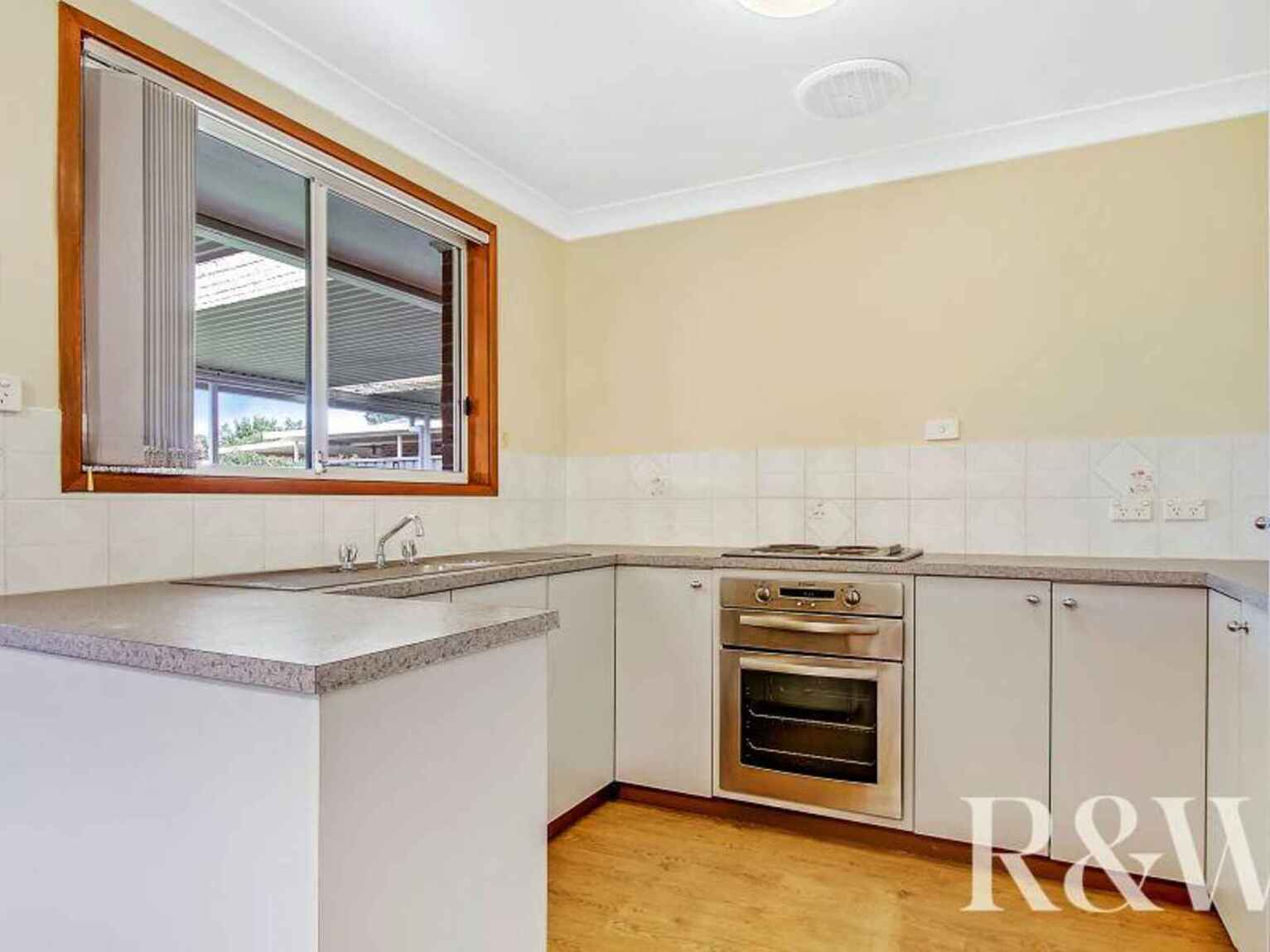 4 Sandalwood Avenue St Clair