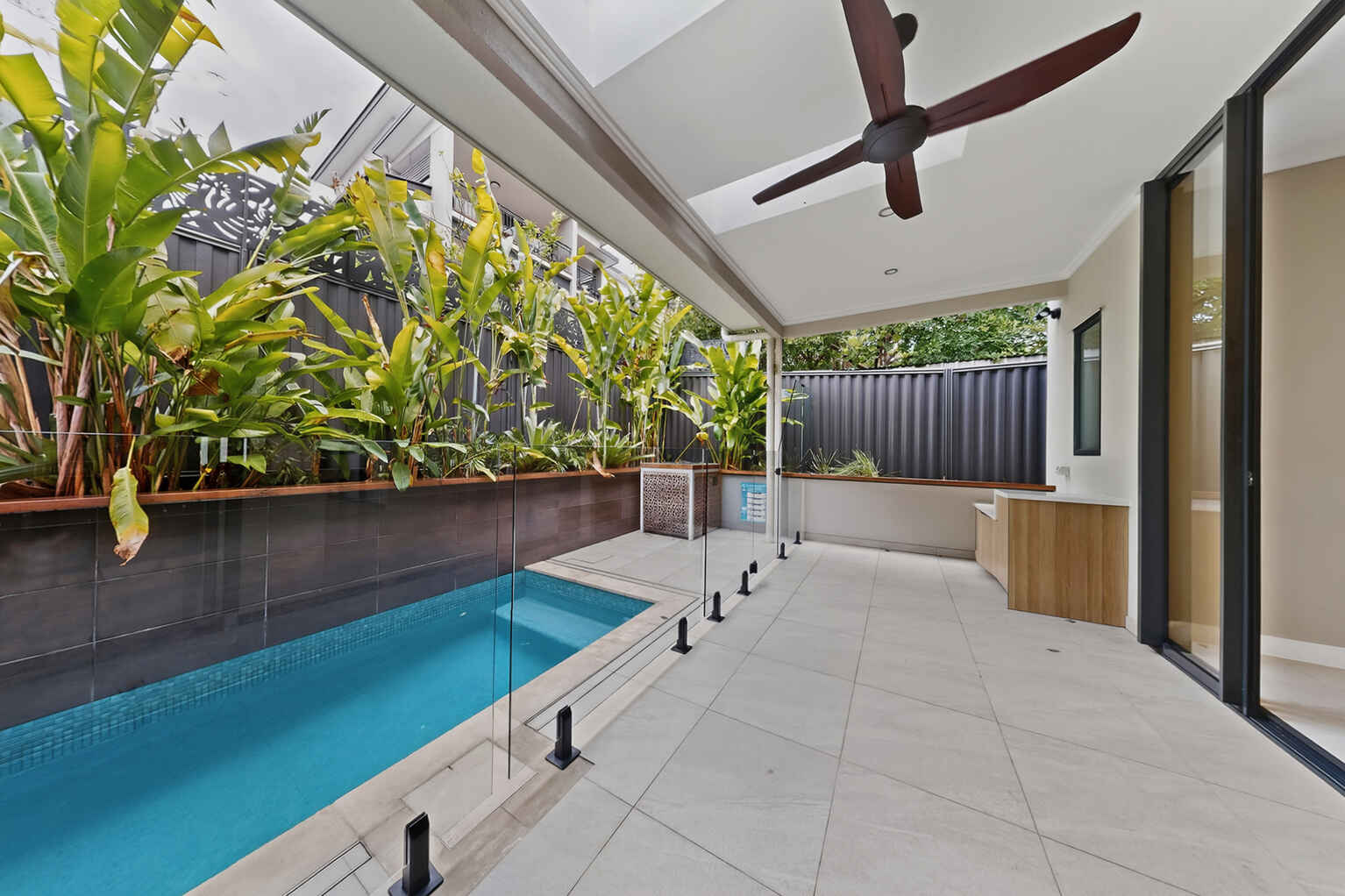 2/34 Salstone St Kangaroo Point