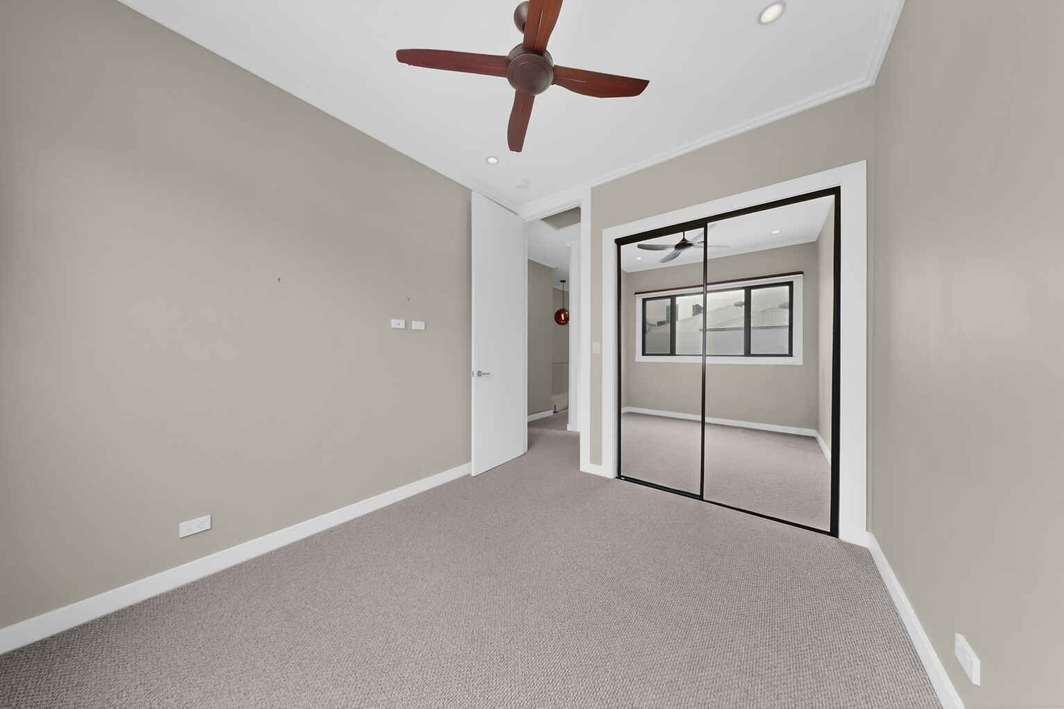 2/34 Salstone St Kangaroo Point