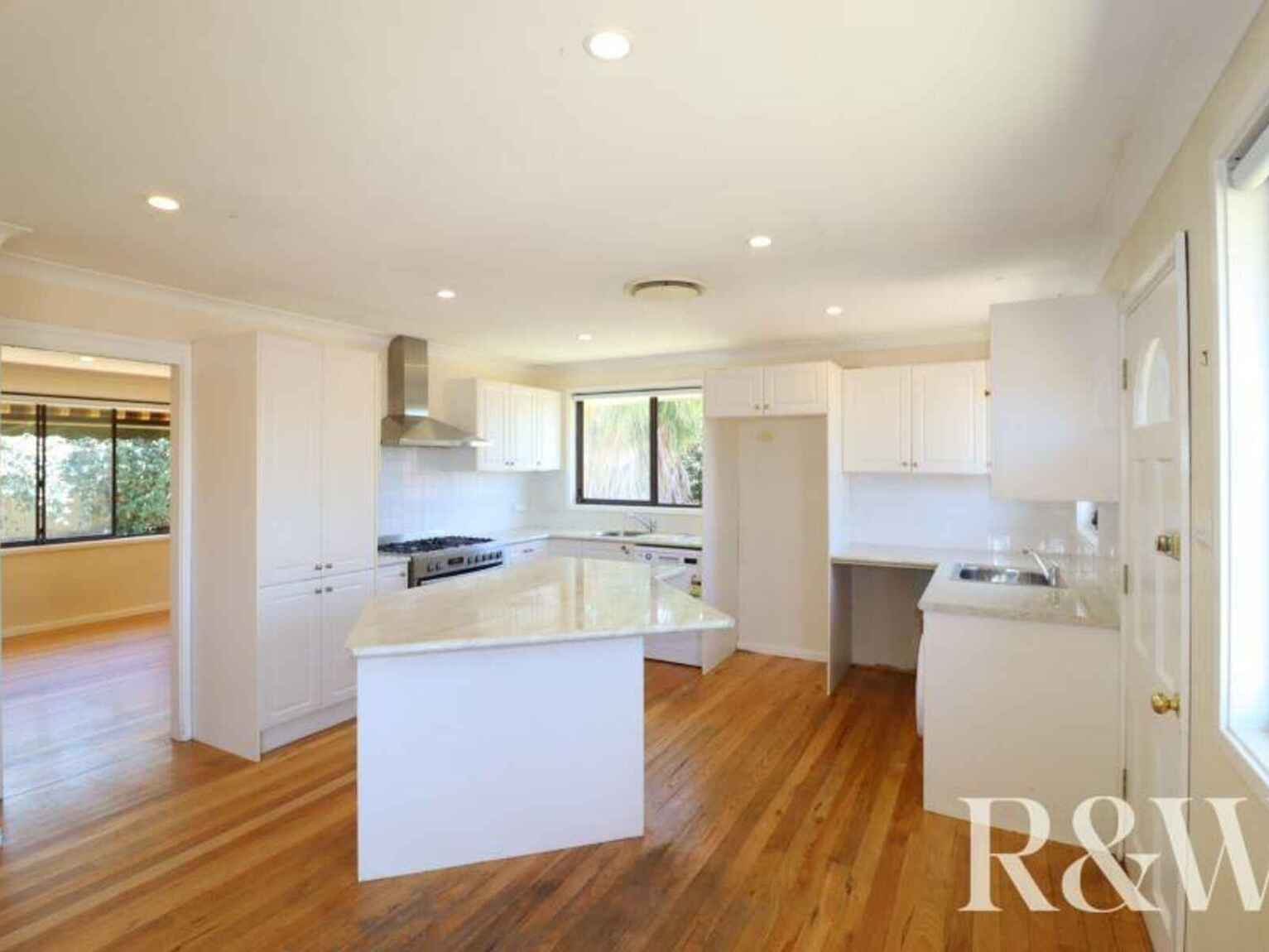 48 Harvey Circuit St Clair