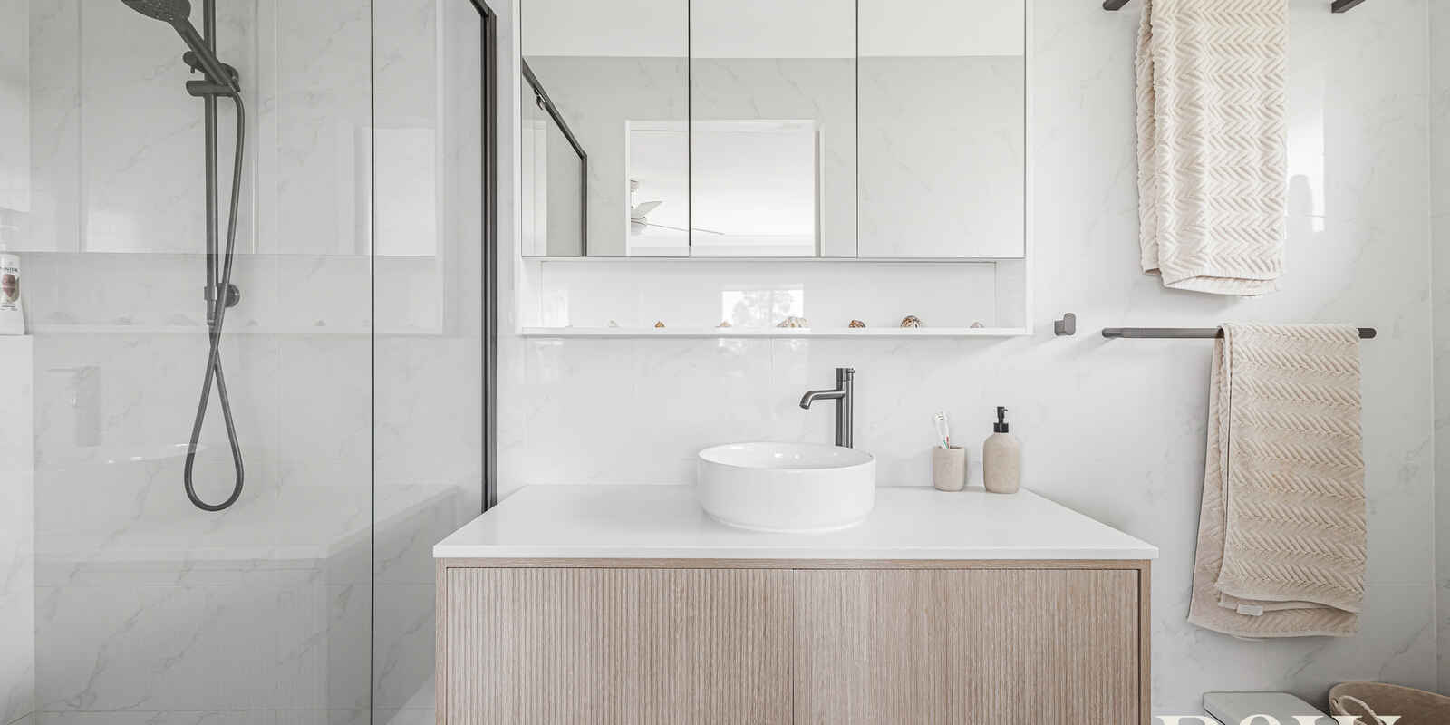 30 Francis Greenway Avenue St Clair