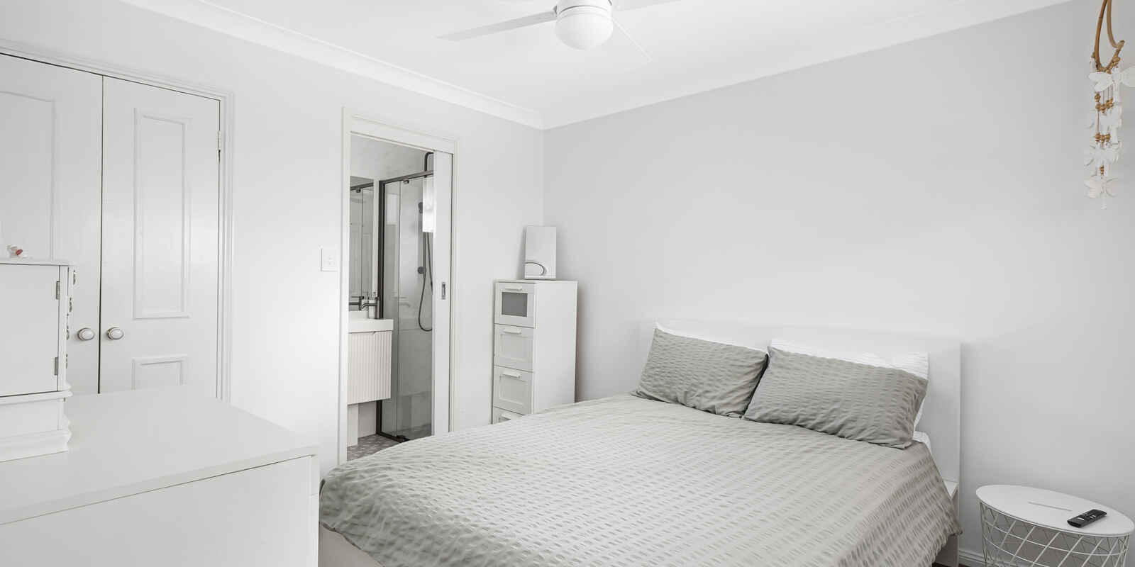 30 Francis Greenway Avenue St Clair