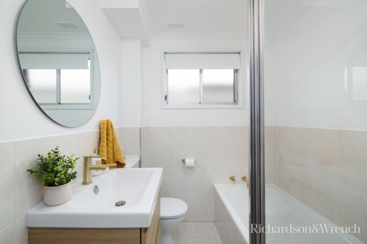 2/159 Booker Bay Road Booker Bay