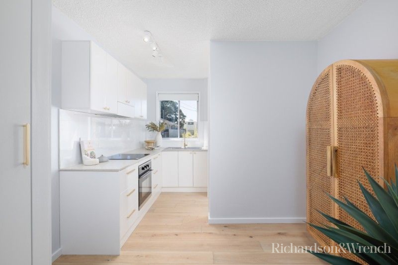 2/159 Booker Bay Road Booker Bay