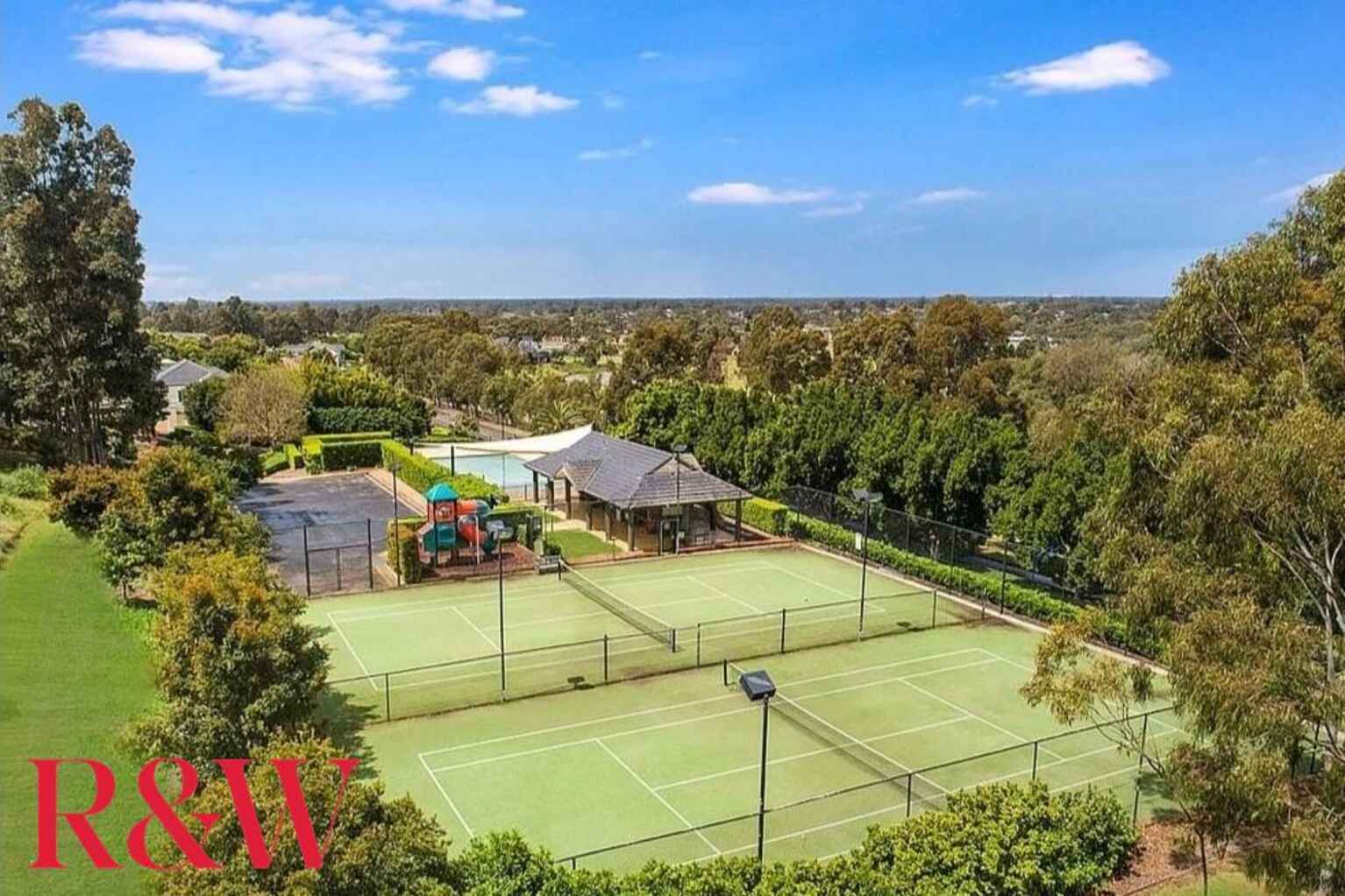 36 Governors Way Macquarie Links