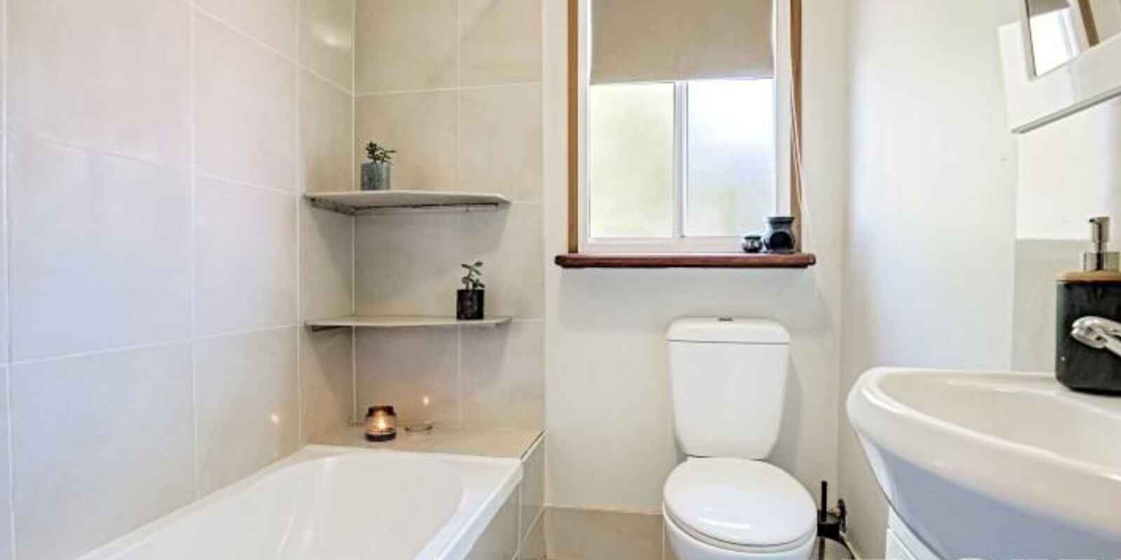 15 & 15A Kurama Crescent Whalan