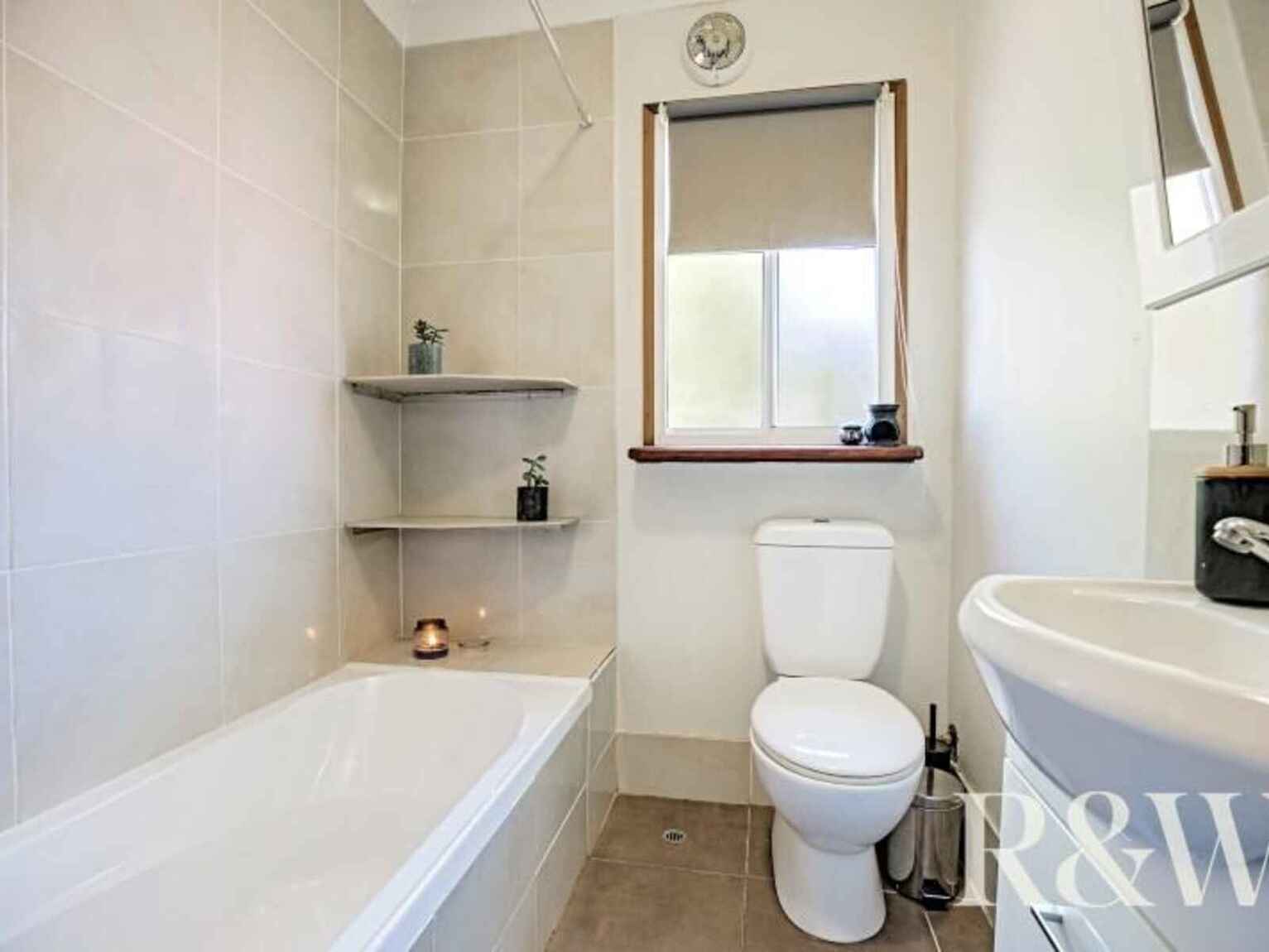 15 & 15A Kurama Crescent Whalan