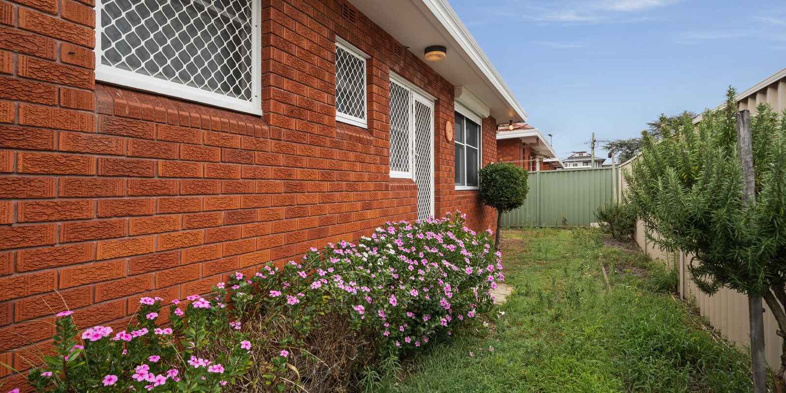 4/15 Solander Street Monterey