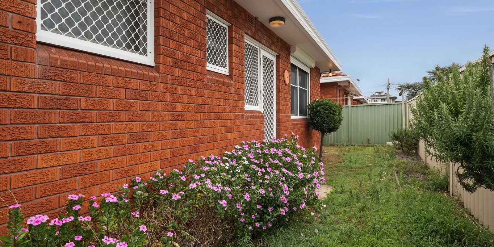 4/15 Solander Street Monterey